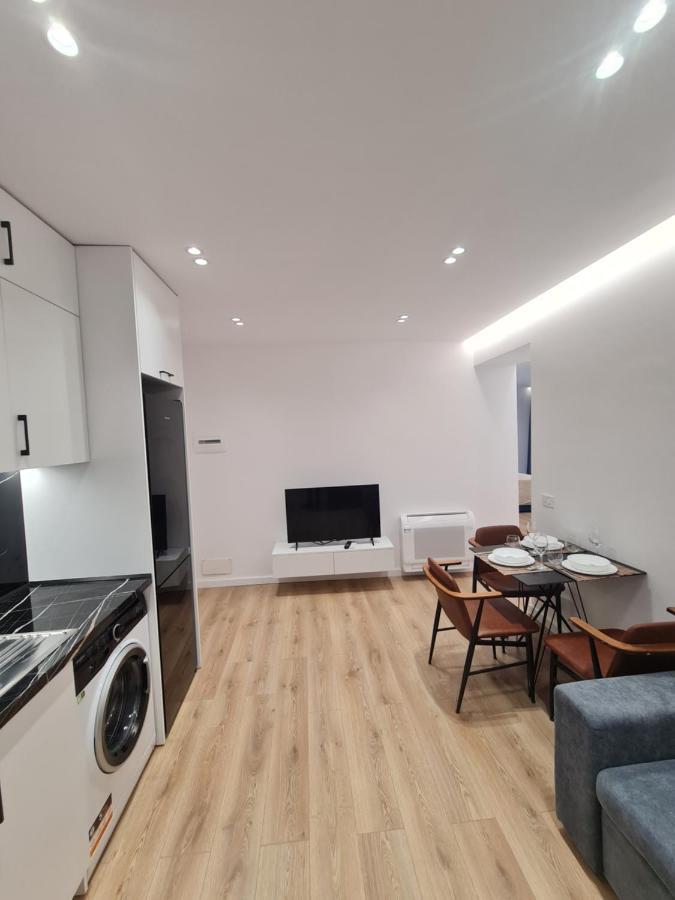 Am Luxury Apartment Tirana Bagian luar foto